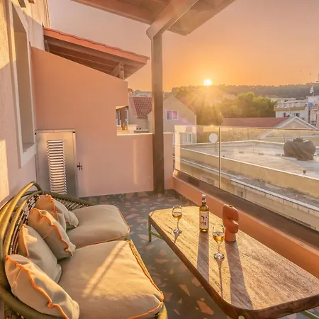 Pink Panther Maisonette