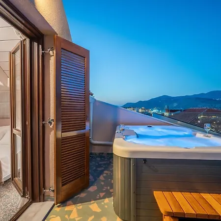 Pink Panther Maisonette *